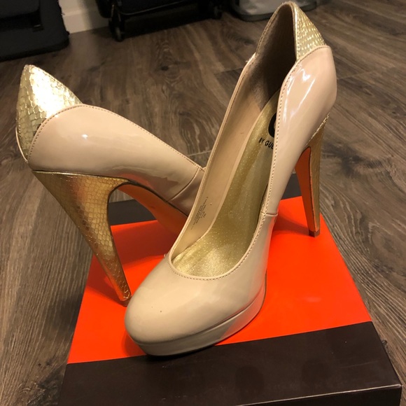 Guess Heels 8.5 - Picture 1 of 4